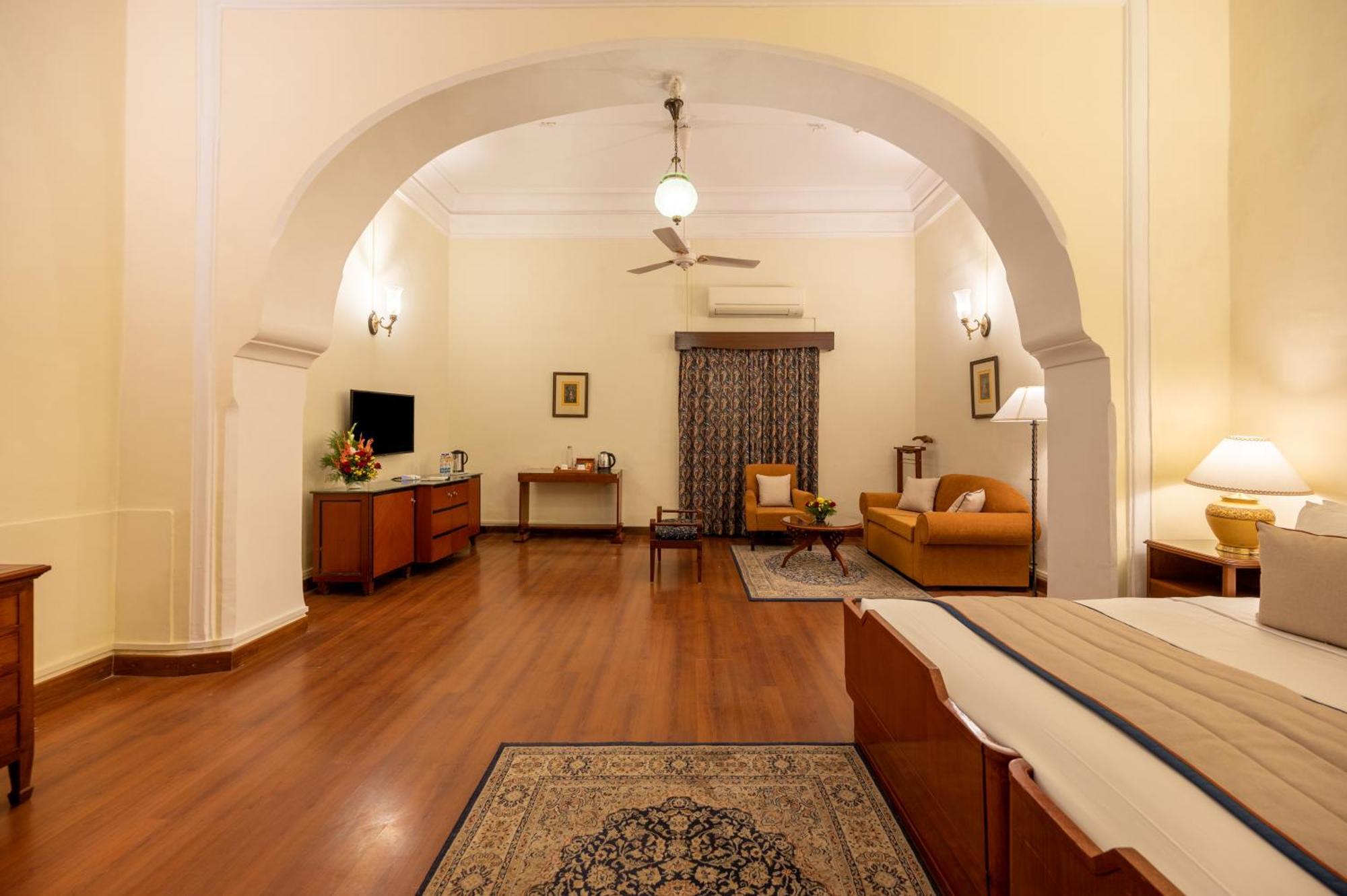 Umed Bhawan Palace, Kotah Exterior photo